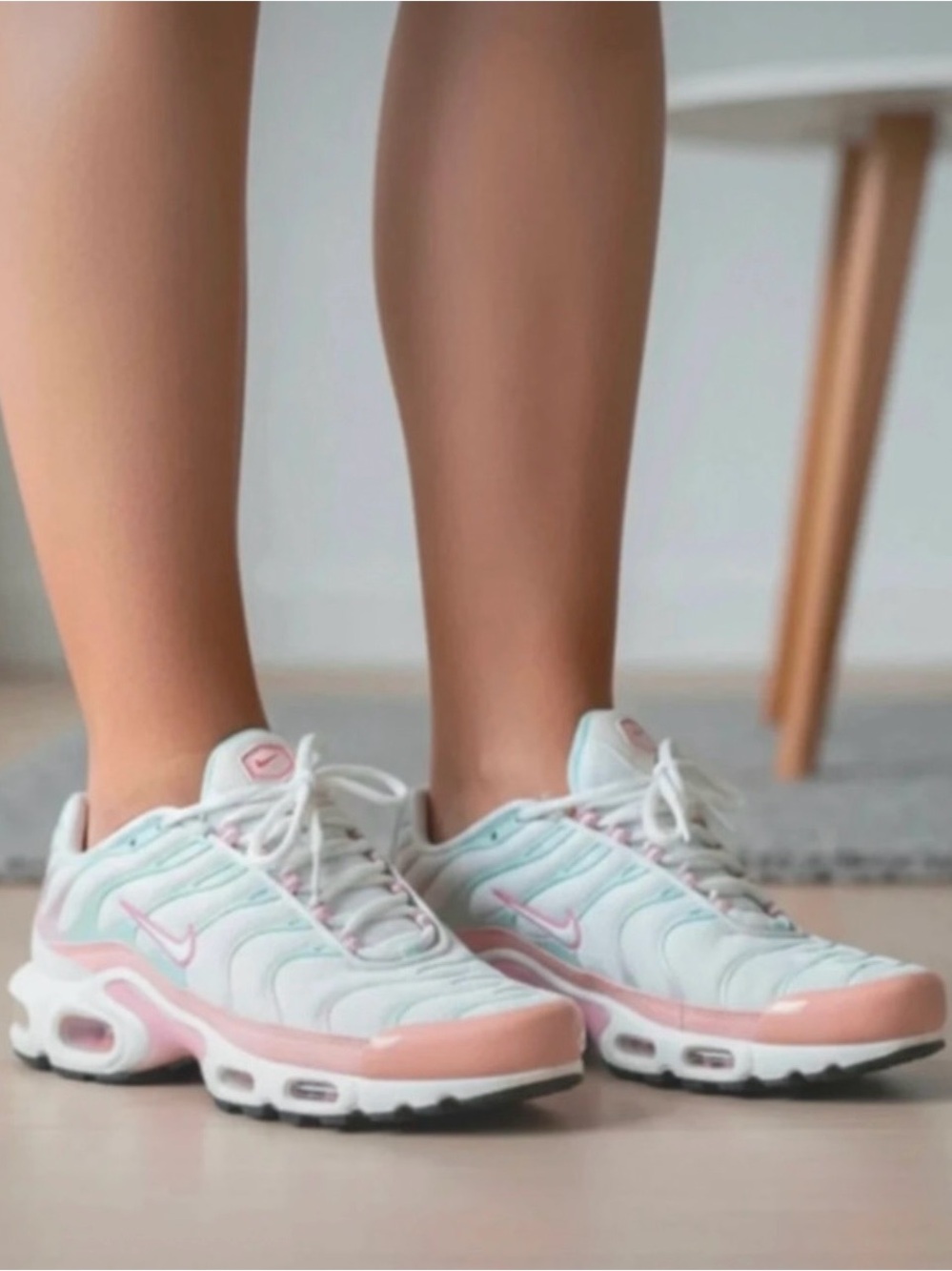 Nike Women's White Sneakers with Pastel Pink & Mint Accents size 5.5